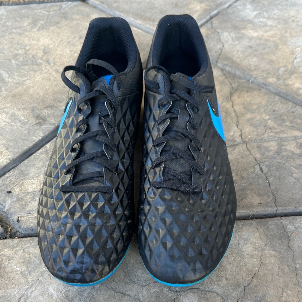 Nike Tiempo Legend 8 Club FG Soccer Cleats